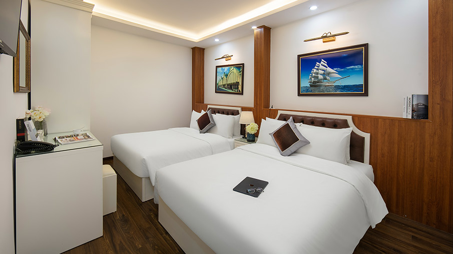 Suite Family Room